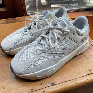 Yeezy 700 - Analog - Size 10.5